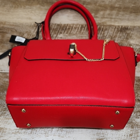 la terre fashion Handbags - Chic Red Handbag with Gold Accents